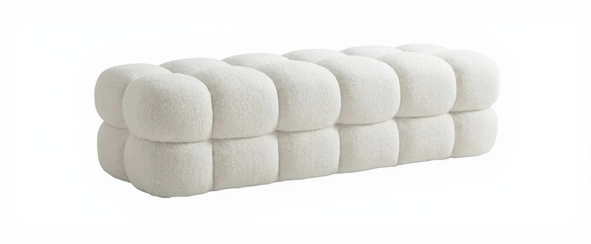 Sofá Bench Bouclé Branco Capitonê Vertical | Vista de Ambiente Sala de Estar Minimalista | BeInside