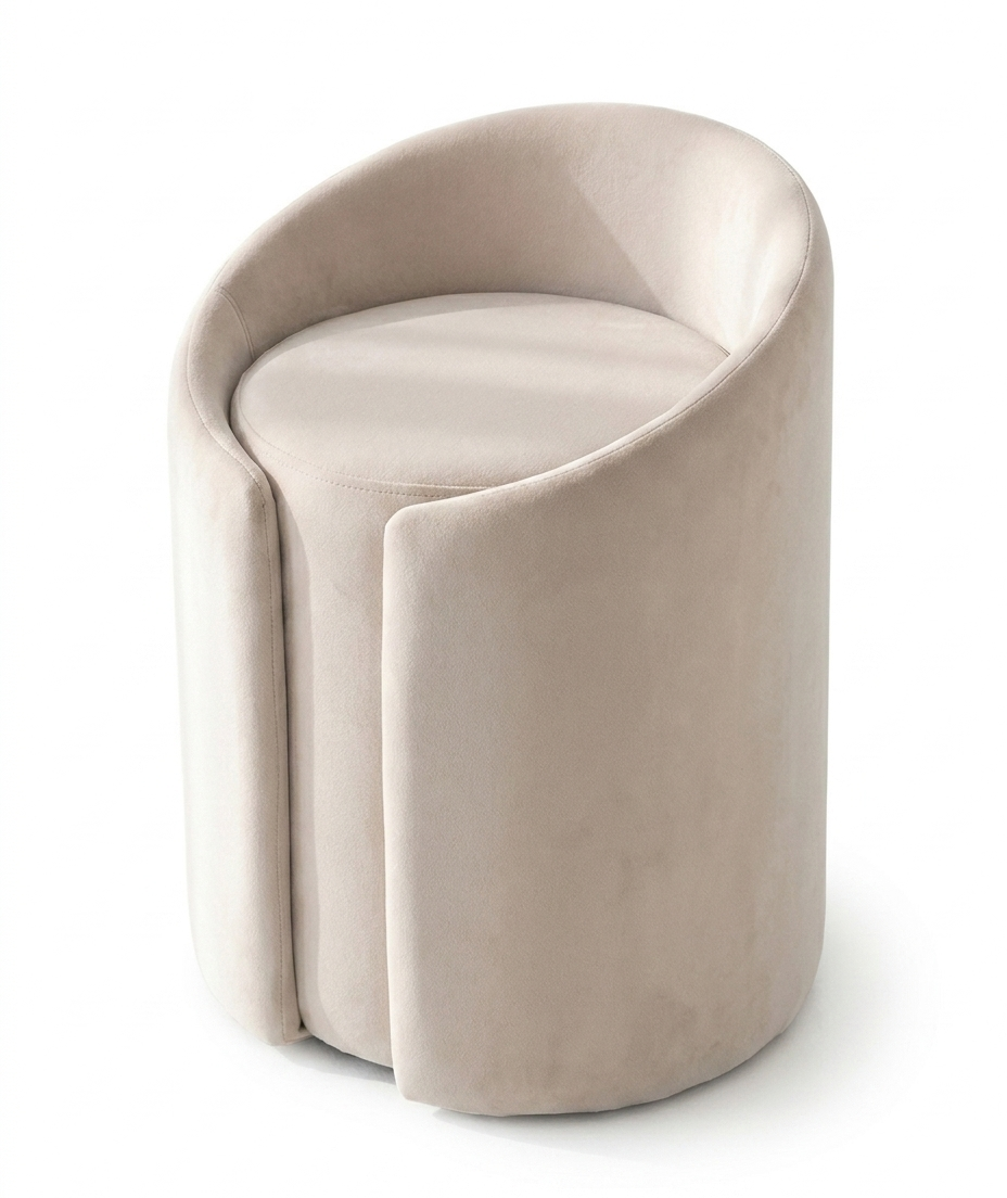 Cadeira de Braços Cocoon Design Envolvente Veludo Bege | Vista Lateral de Ambiente | BeInside
